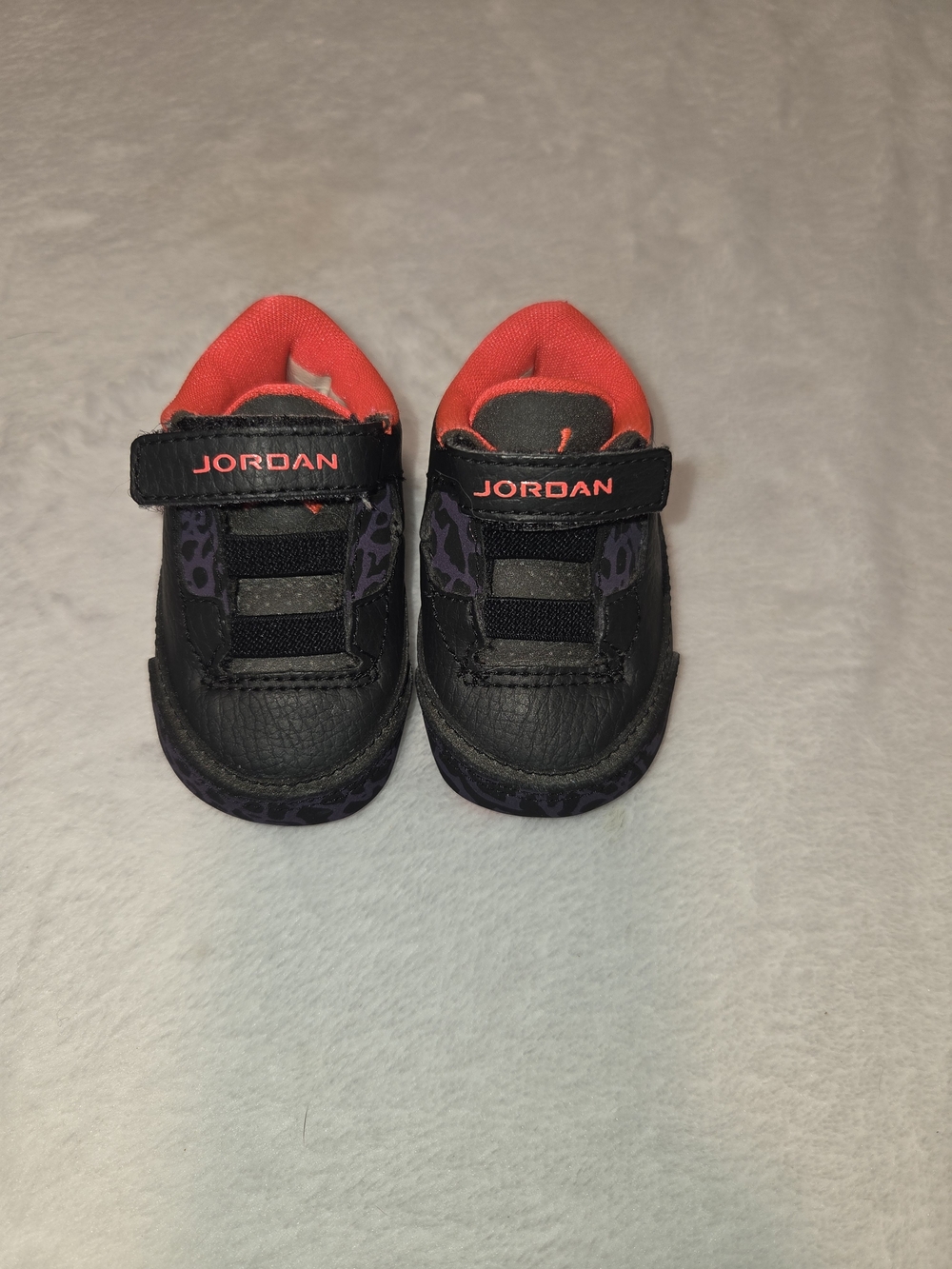 Jordan Babies Black & Red Low-Top Sneakers